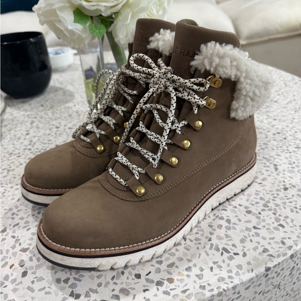 🥾 Cole Haan winter boot size 8.5